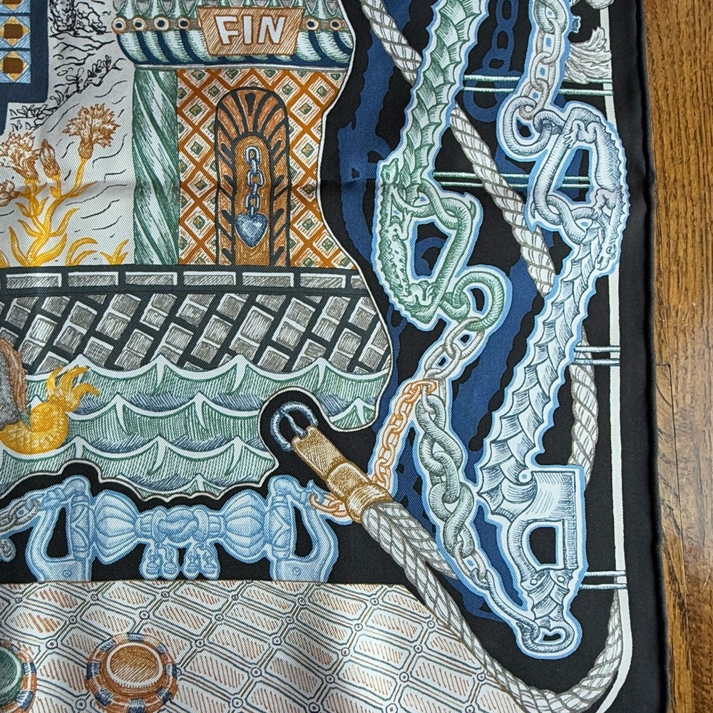 Hermes 90cm silk Scarf "Super Silk Quest" - Picture 7 of 9